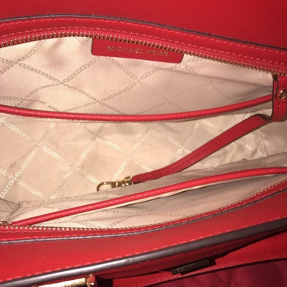 SOLD‼️AUTHENTIC MICHAEL KORS HANDBAG (USED ONCE) GORGEOUS RED COLOR SEEALL LPICS - Picture 12 of 13